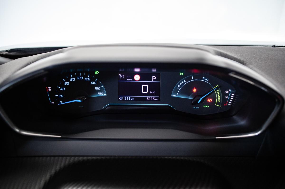 peugeot-2008-2025-eletrico-0cc