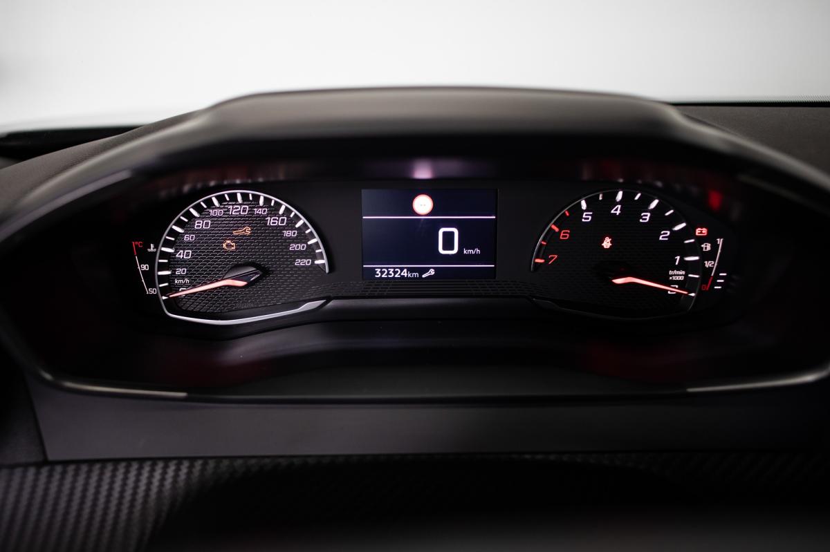 peugeot-2008-2024-gasolina-1199cc