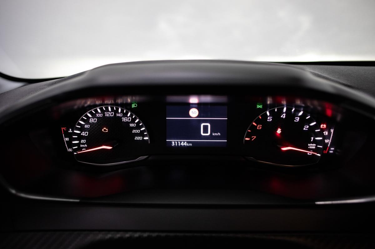 peugeot-208-2024-gasolina-1199cc