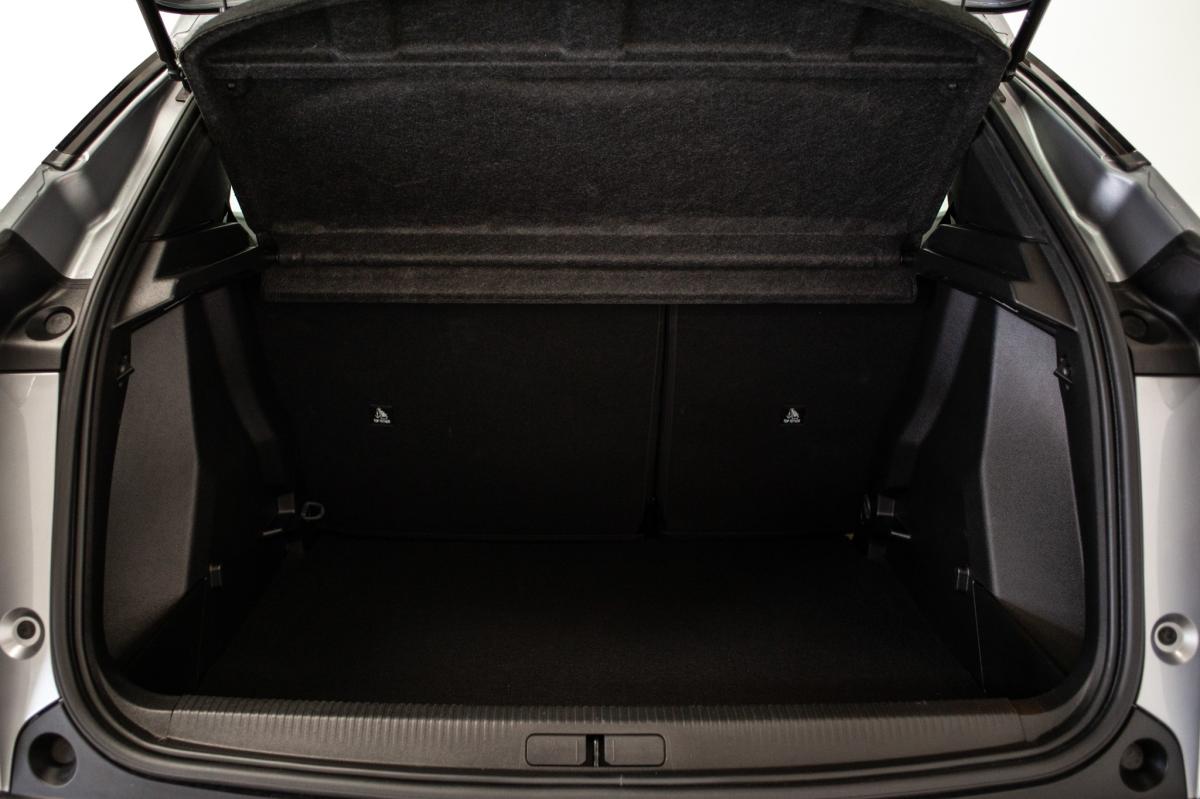 peugeot-2008-2025-eletrico-0cc