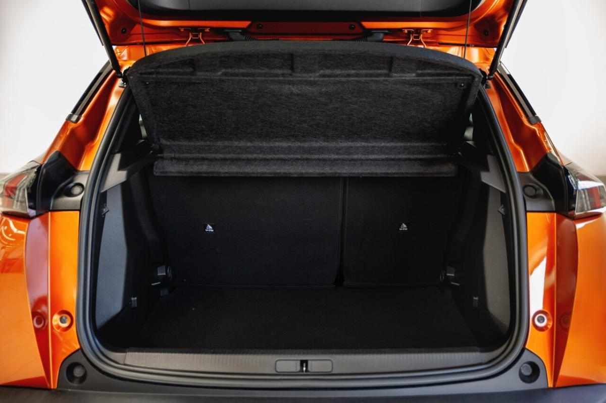 peugeot-2008-2023-gasolina-1199cc