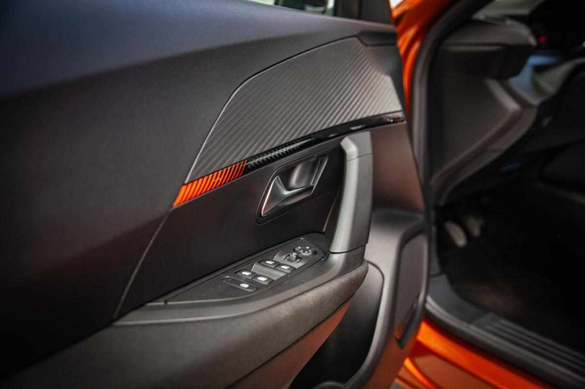 peugeot-2008-2023-gasolina-1199cc