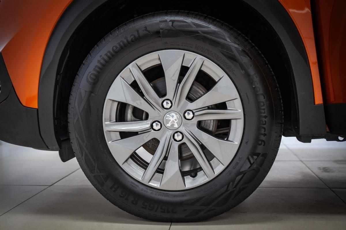 peugeot-2008-2023-gasolina-1199cc