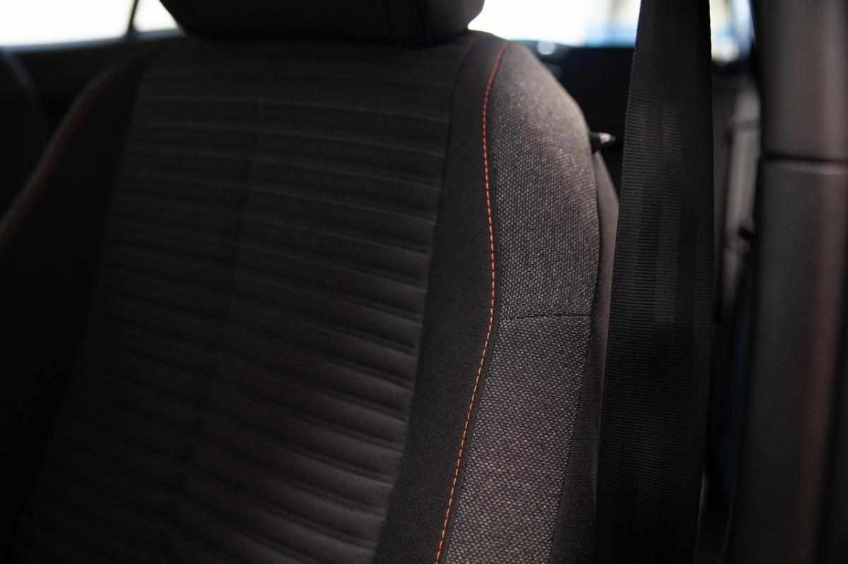 peugeot-2008-2023-gasolina-1199cc