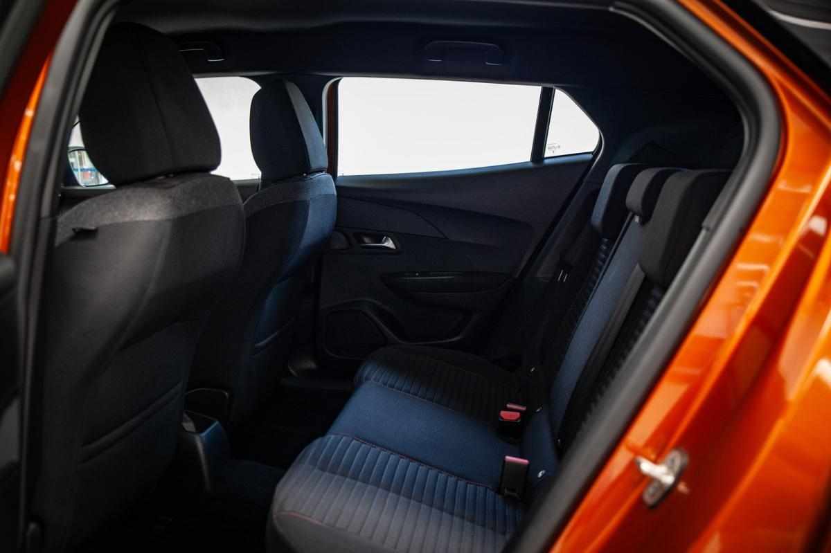 peugeot-2008-2023-gasolina-1199cc