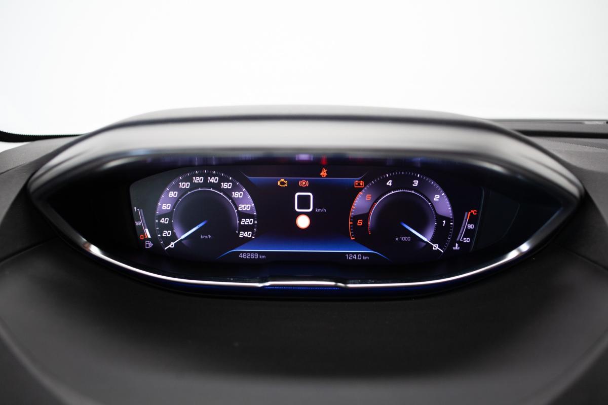 peugeot-5008-2021-diesel-1499cc