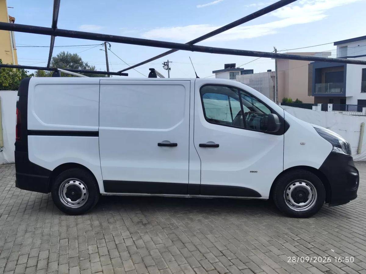 opel-vivaro-2016-diesel-1598cc