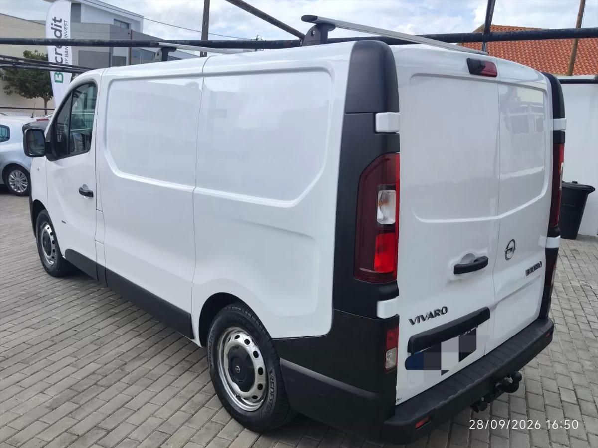opel-vivaro-2016-diesel-1598cc