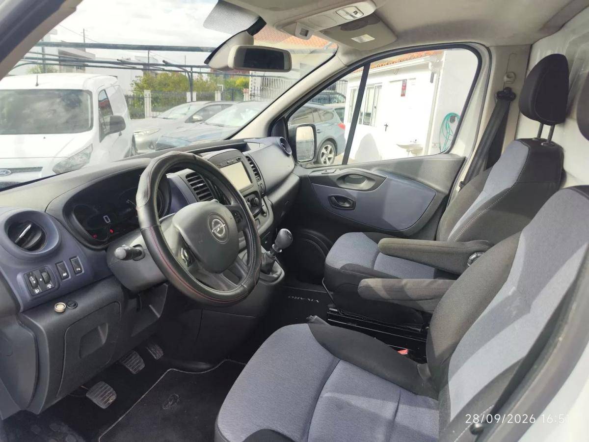 opel-vivaro-2016-diesel-1598cc