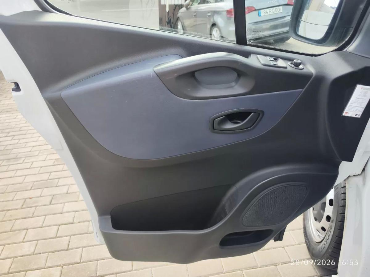 opel-vivaro-2016-diesel-1598cc
