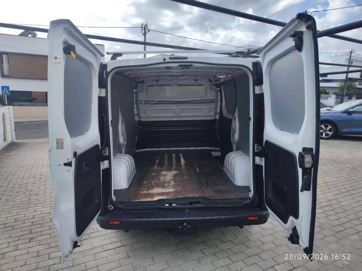 opel-vivaro-2016-diesel-1598cc