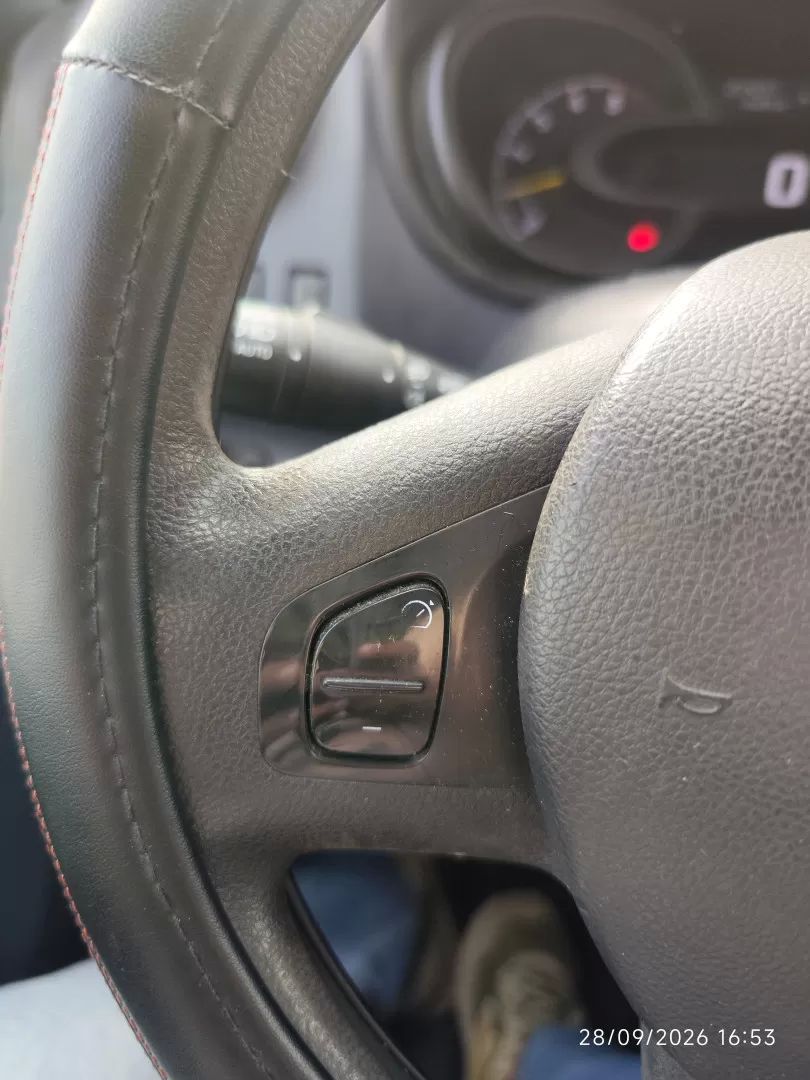 opel-vivaro-2016-diesel-1598cc