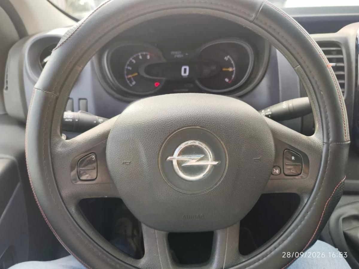 opel-vivaro-2016-diesel-1598cc
