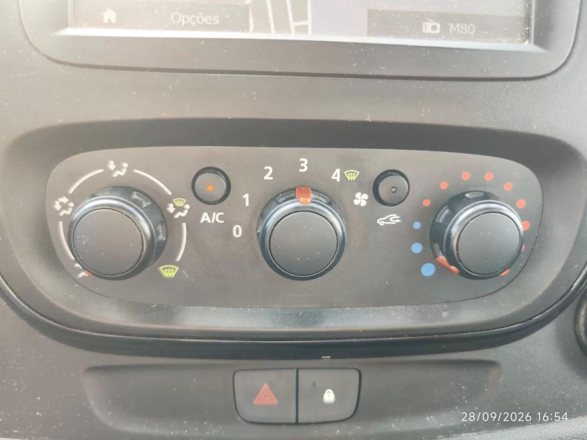 opel-vivaro-2016-diesel-1598cc