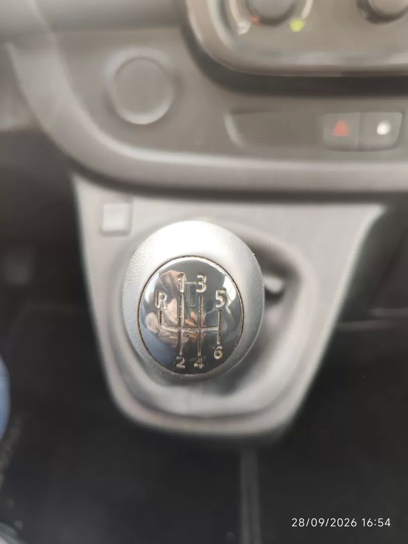 opel-vivaro-2016-diesel-1598cc