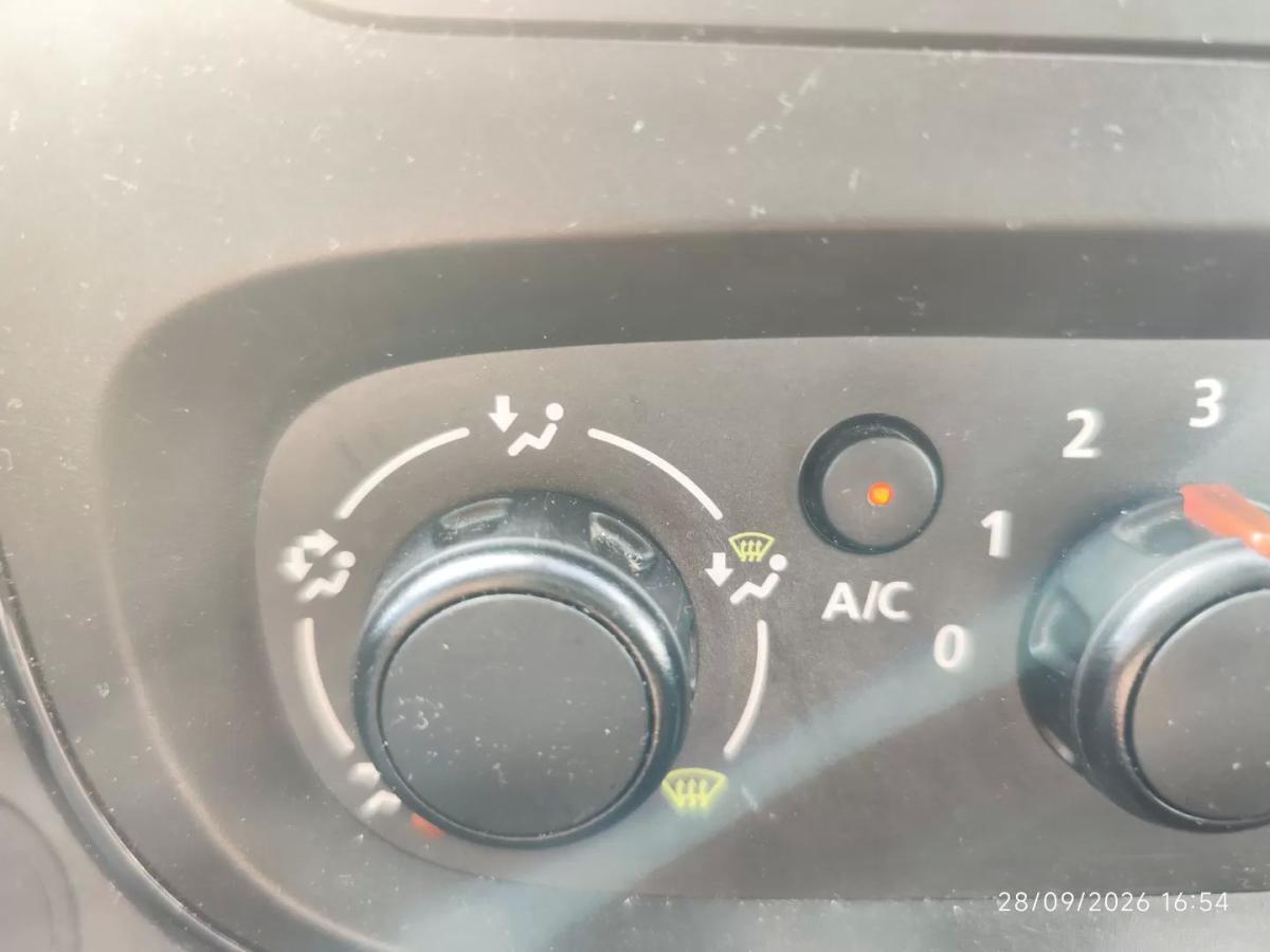 opel-vivaro-2016-diesel-1598cc