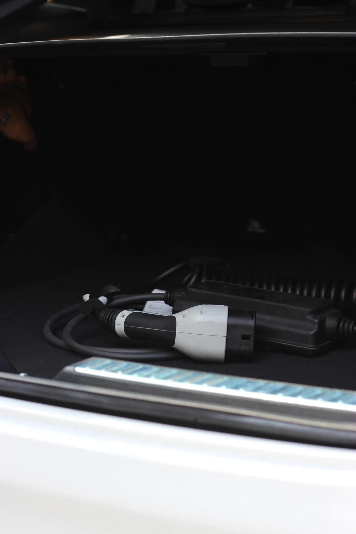 mercedes-benz-glc-300-e-4matic-2020-hibrido-a-gasolina-1991cc