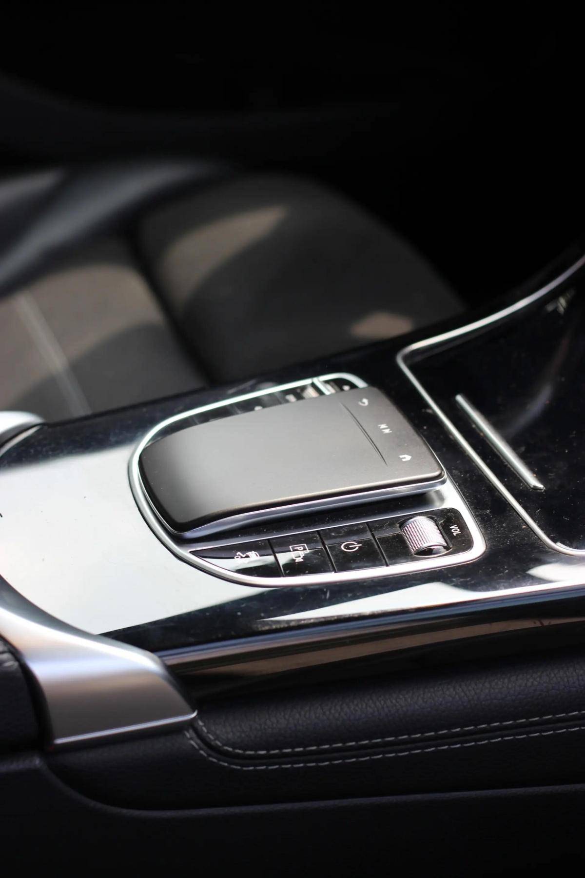 mercedes-benz-glc-300-e-4matic-2020-hibrido-a-gasolina-1991cc
