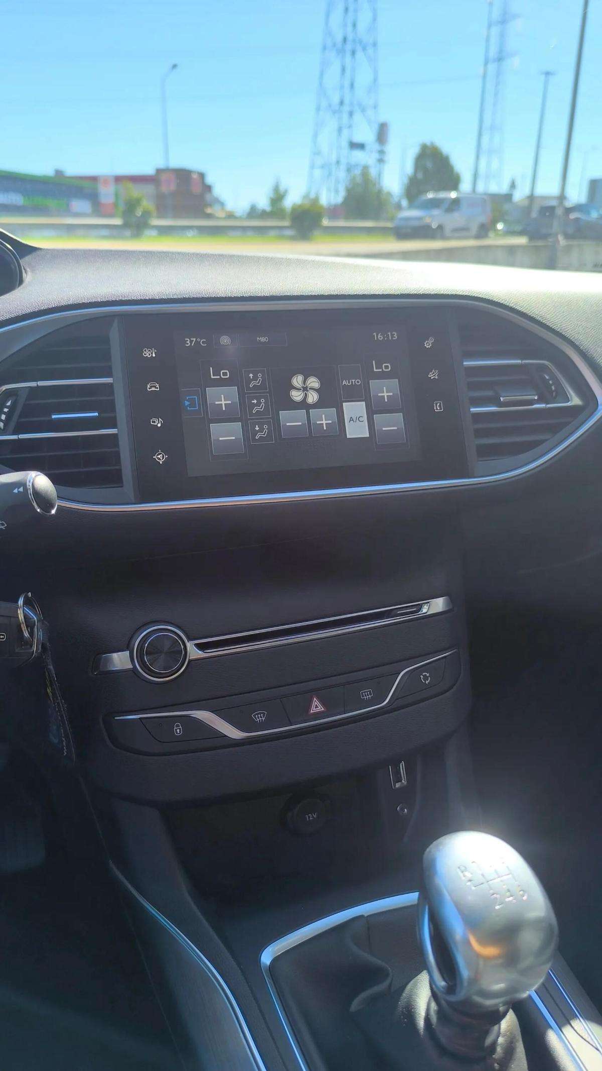 peugeot-308-2017-diesel-1560cc