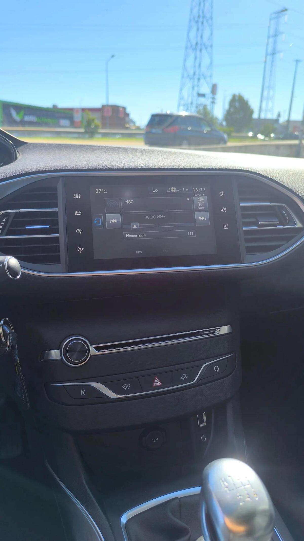 peugeot-308-2017-diesel-1560cc
