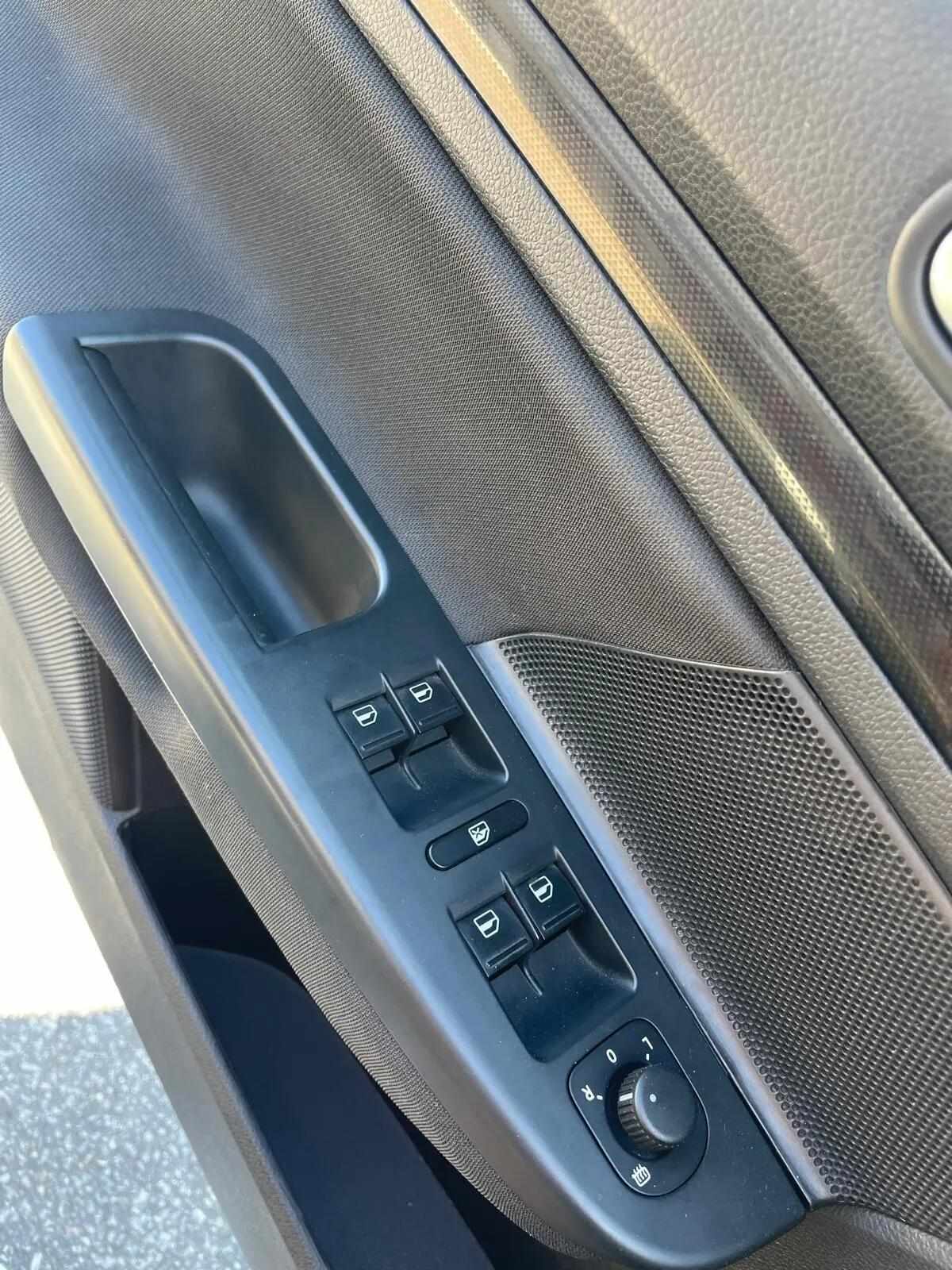 volkswagen-golf-variant-2011-diesel-1598cc