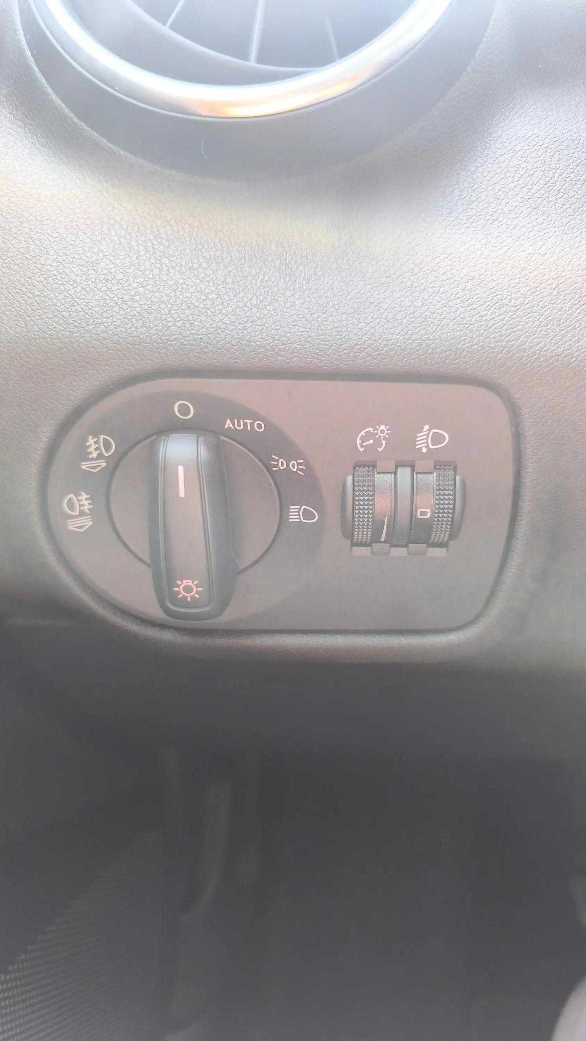audi-a1-1-0-tfsi-2018-gasolina-999cc