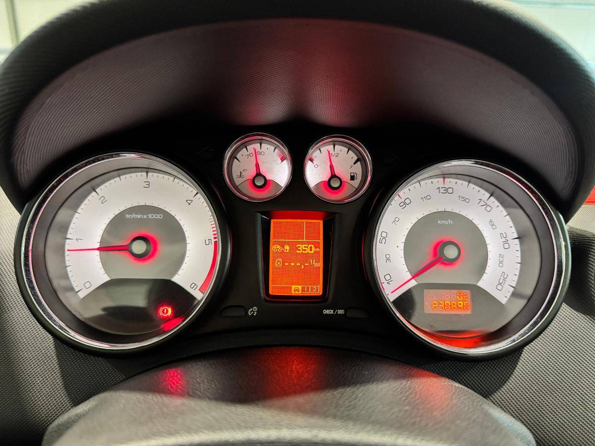 peugeot-308-cc-2010-diesel-1560cc