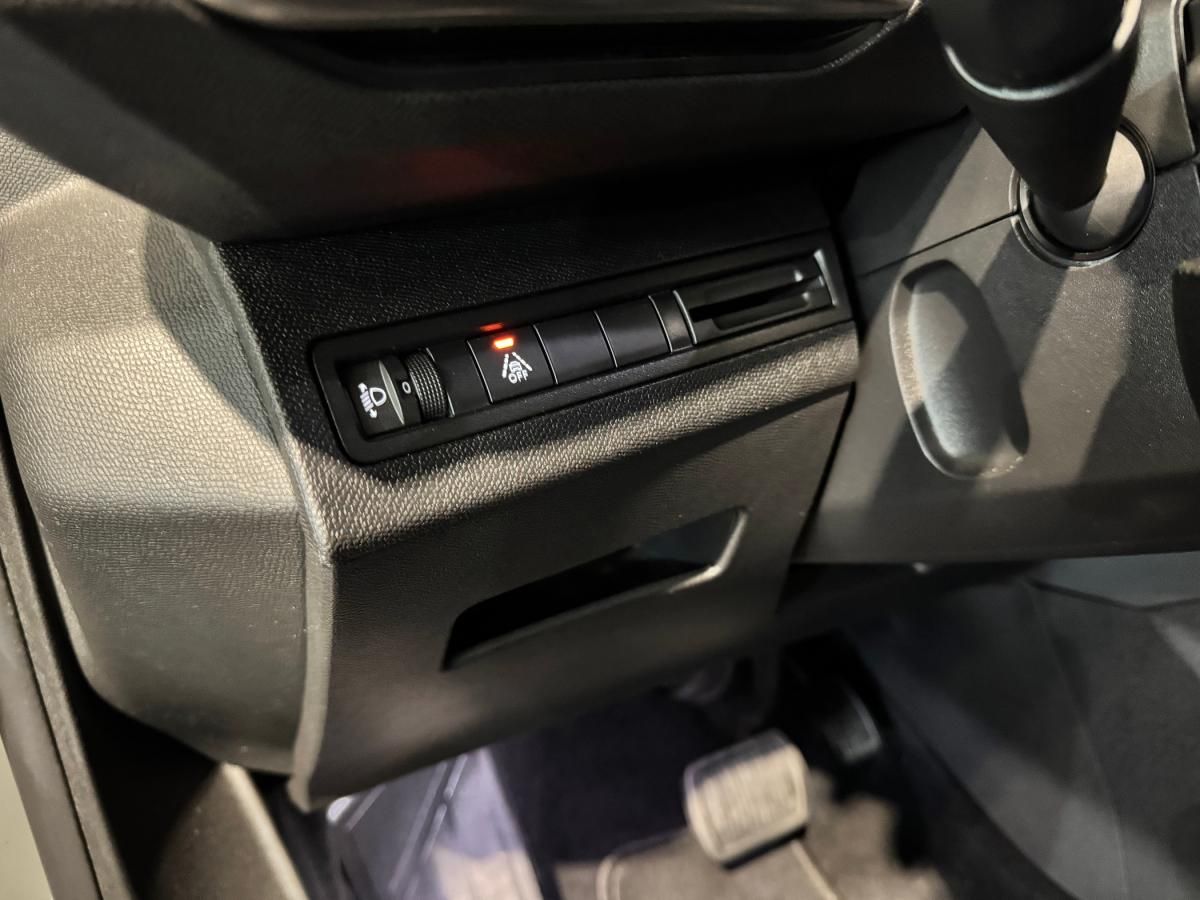 peugeot-3008-2023-diesel-1499cc