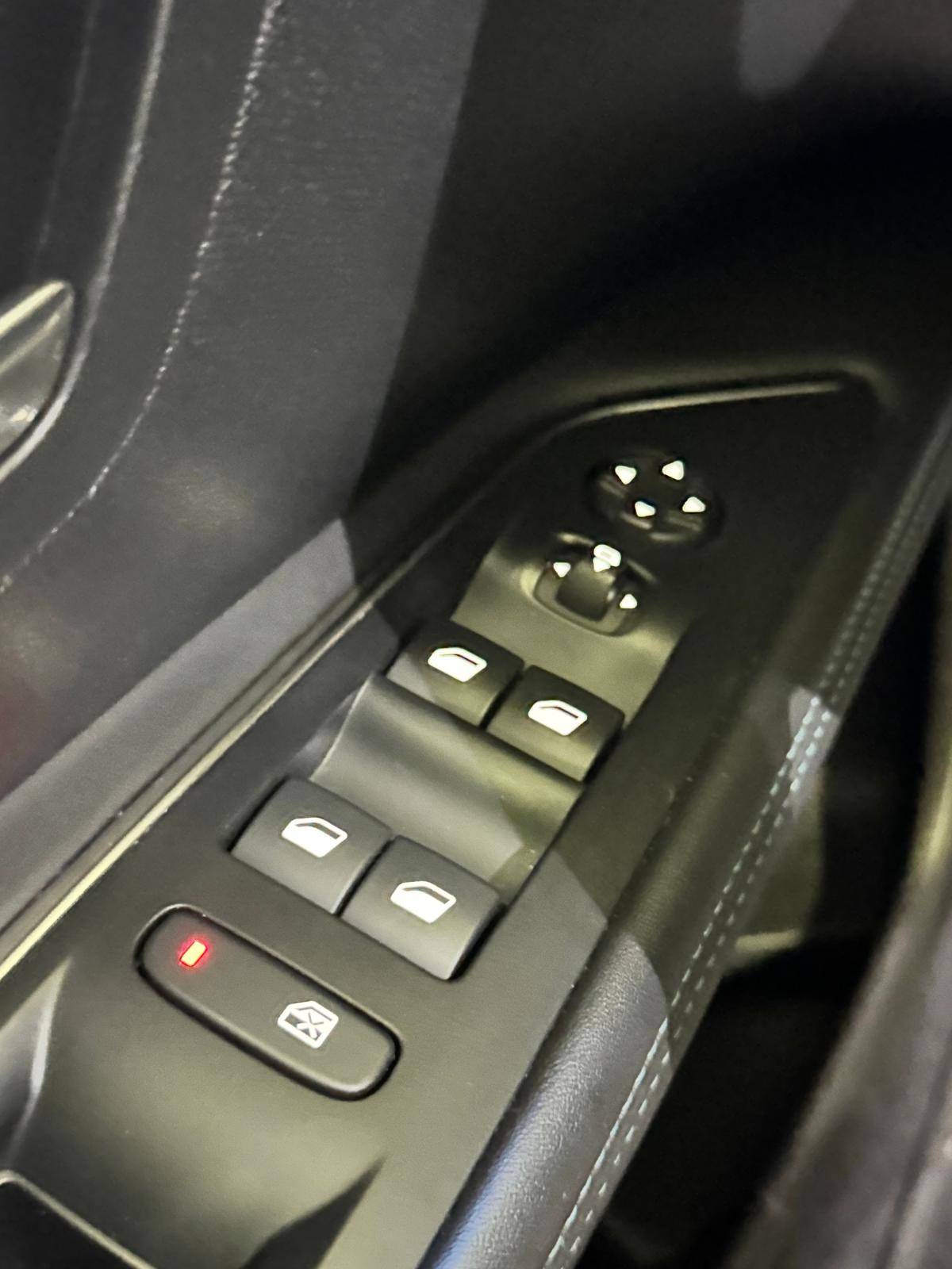 peugeot-3008-2023-diesel-1499cc