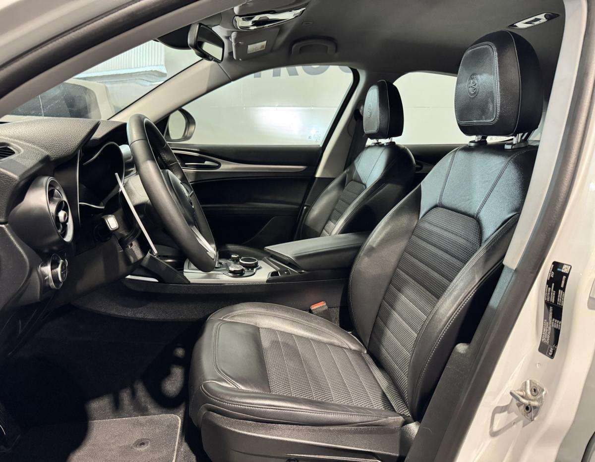 alfa-romeo-stelvio-2017-diesel-2143cc