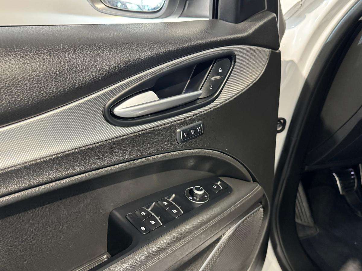 alfa-romeo-stelvio-2017-diesel-2143cc