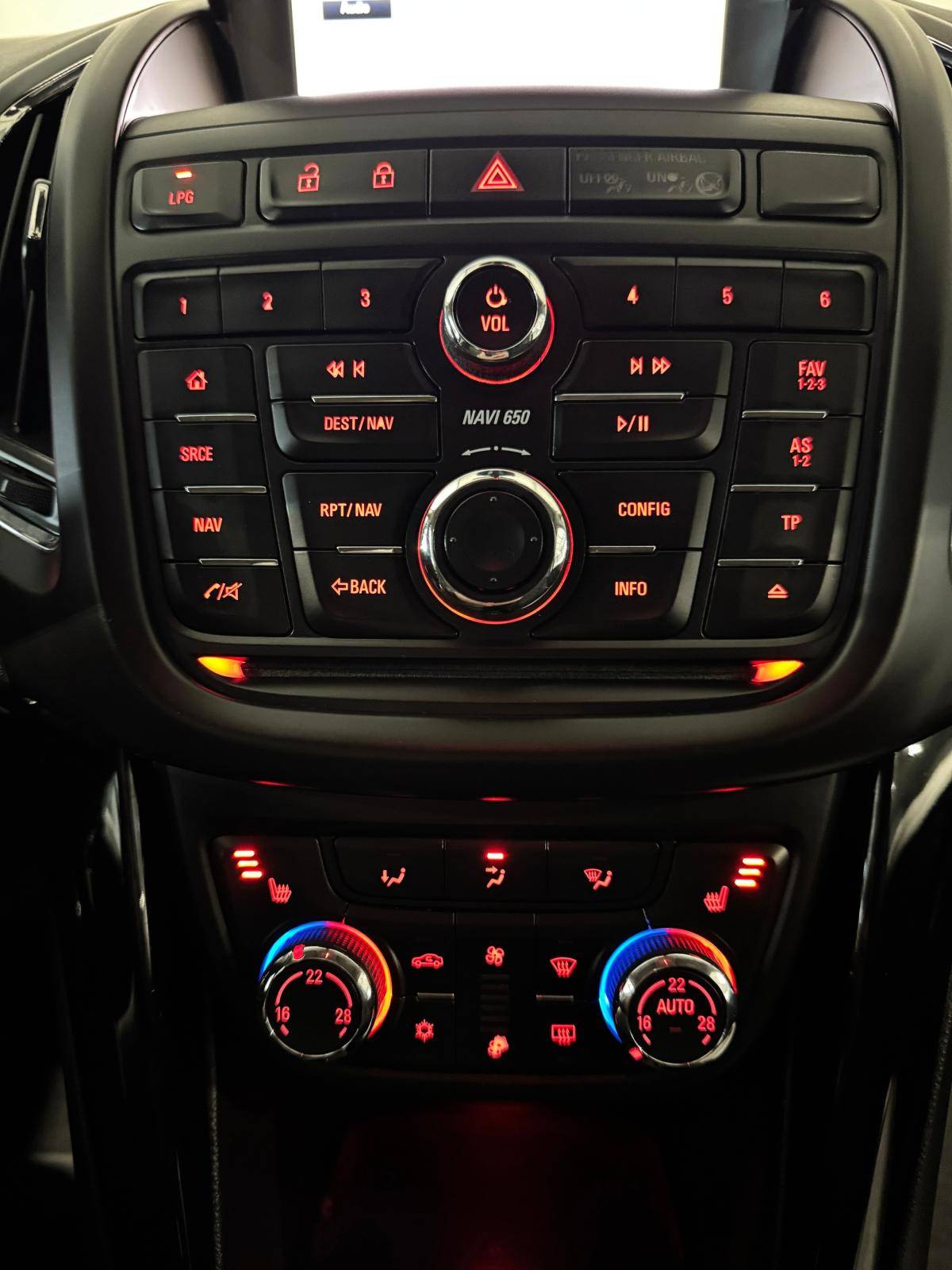 opel-zafira-2016-gpl-1364cc