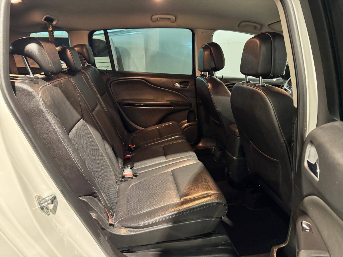 opel-zafira-2016-gpl-1364cc