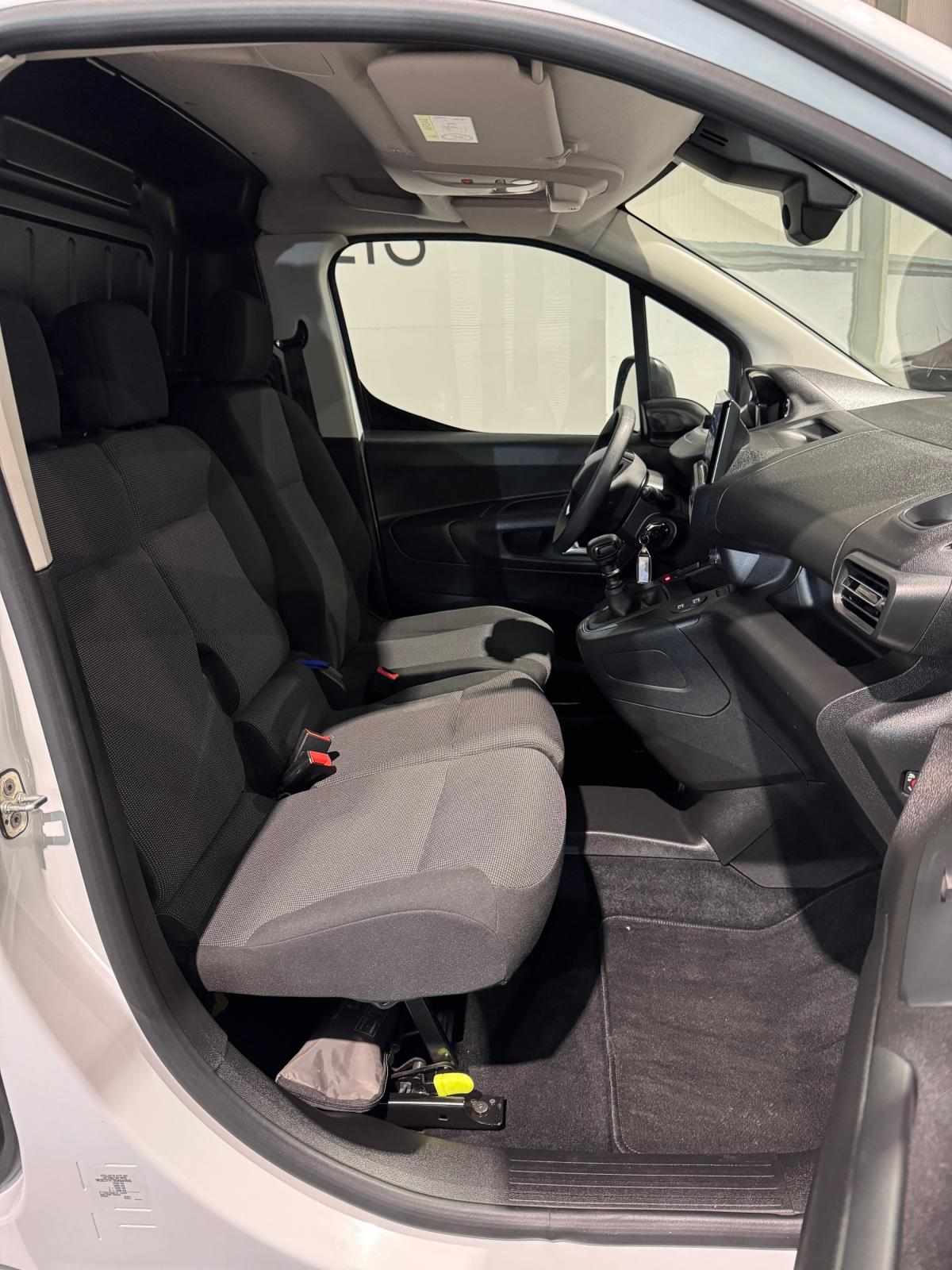 peugeot-partner-2025-diesel-1499cc