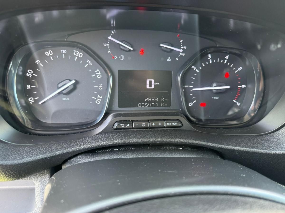 peugeot-expert-2022-diesel-1499cc