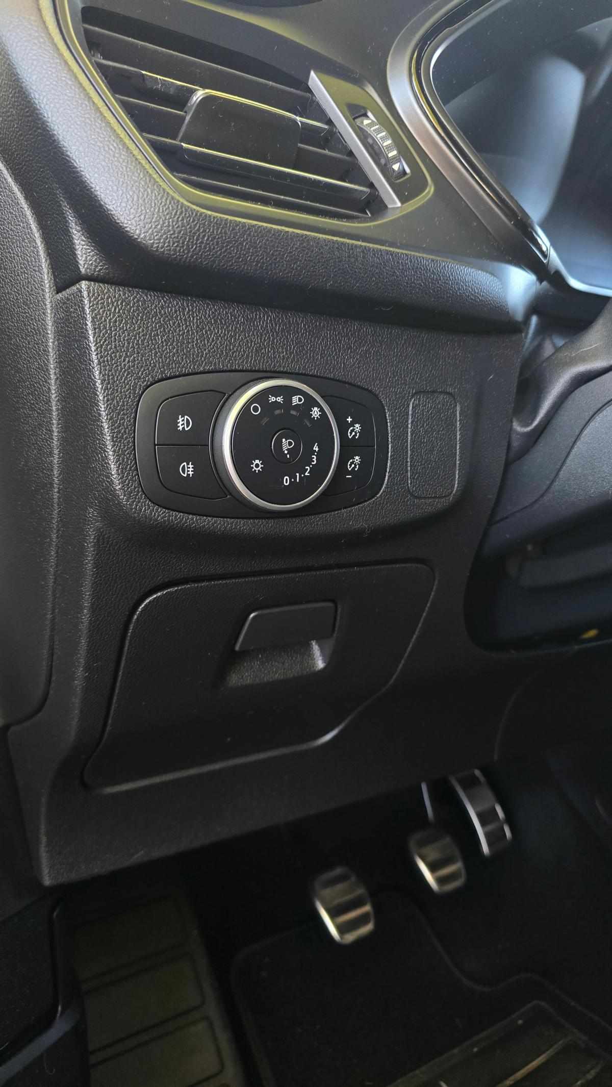 ford-focus-sw-2020-diesel-1499cc