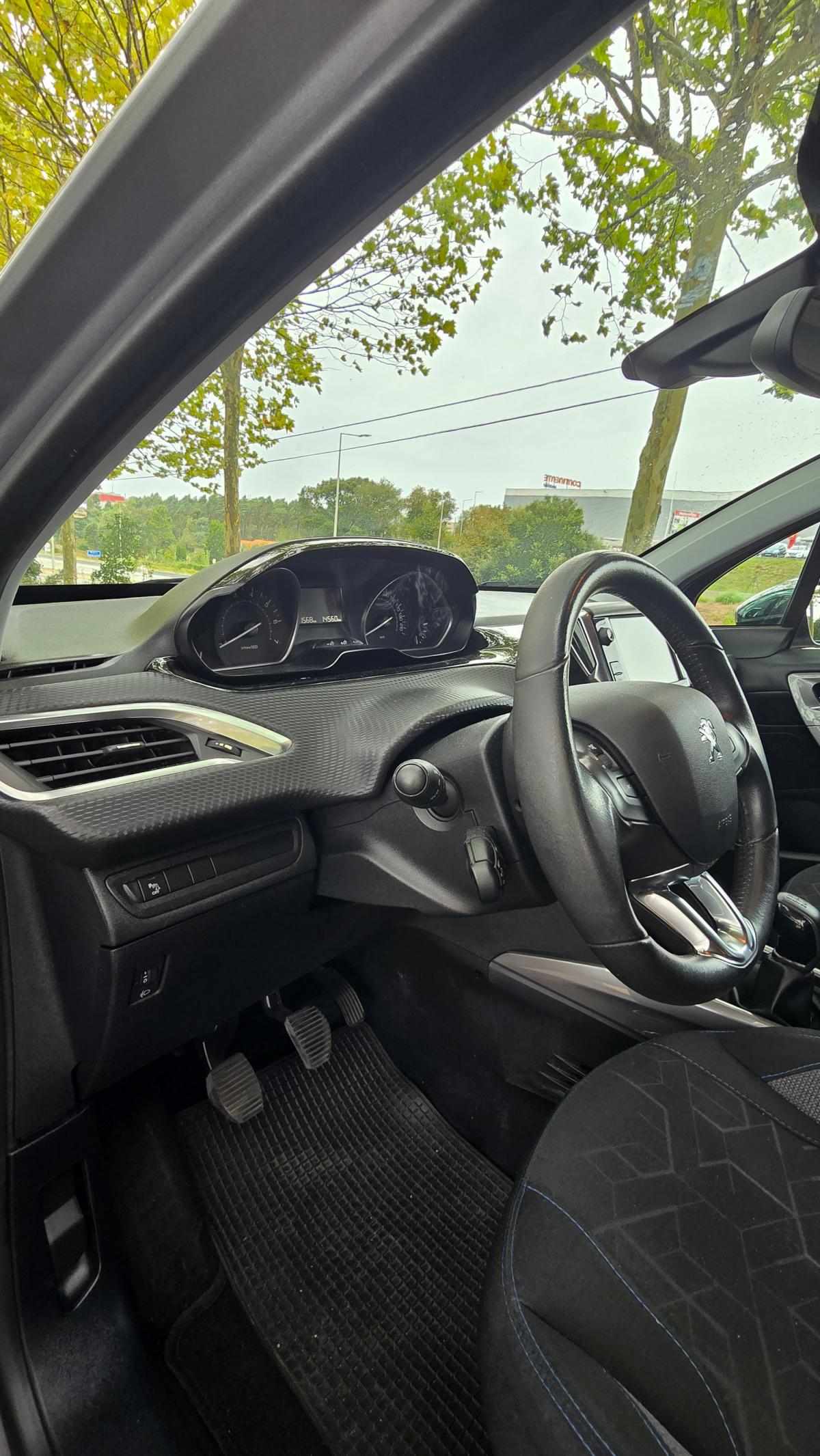 peugeot-2008-2018-gasolina-1199cc