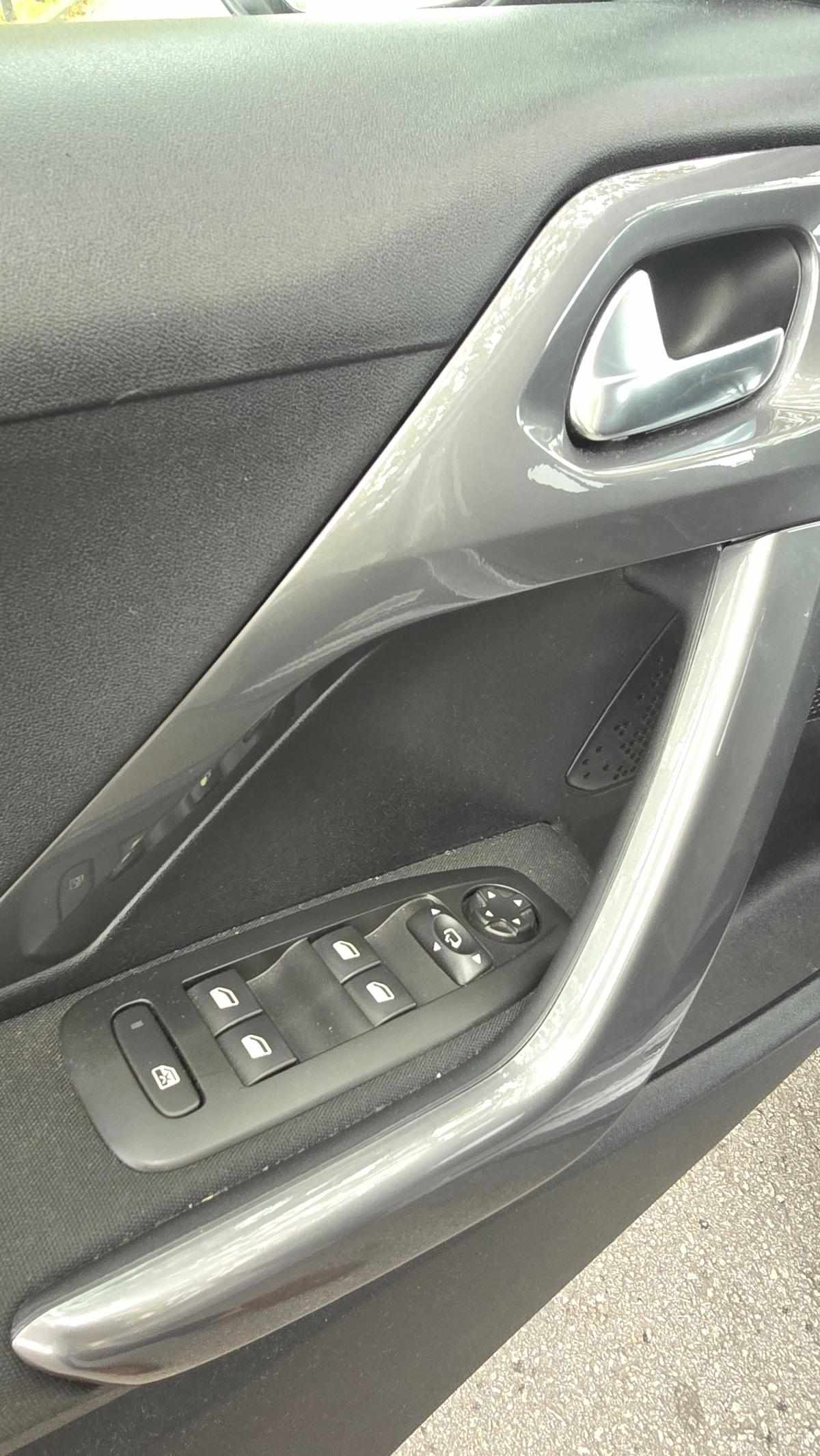 peugeot-2008-2018-gasolina-1199cc