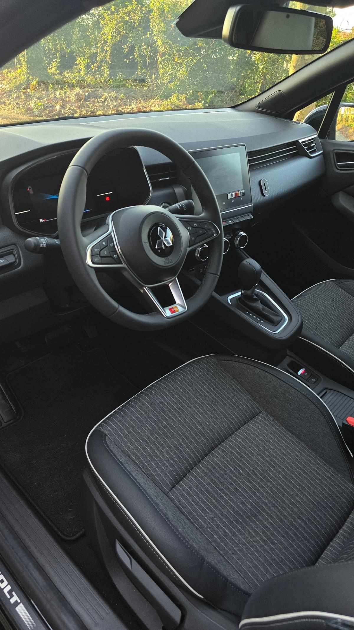 mitsubishi-colt-2024-hibrido-a-gasolina-1598cc