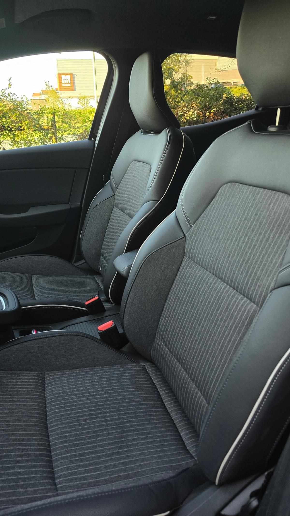 mitsubishi-colt-2024-hibrido-a-gasolina-1598cc