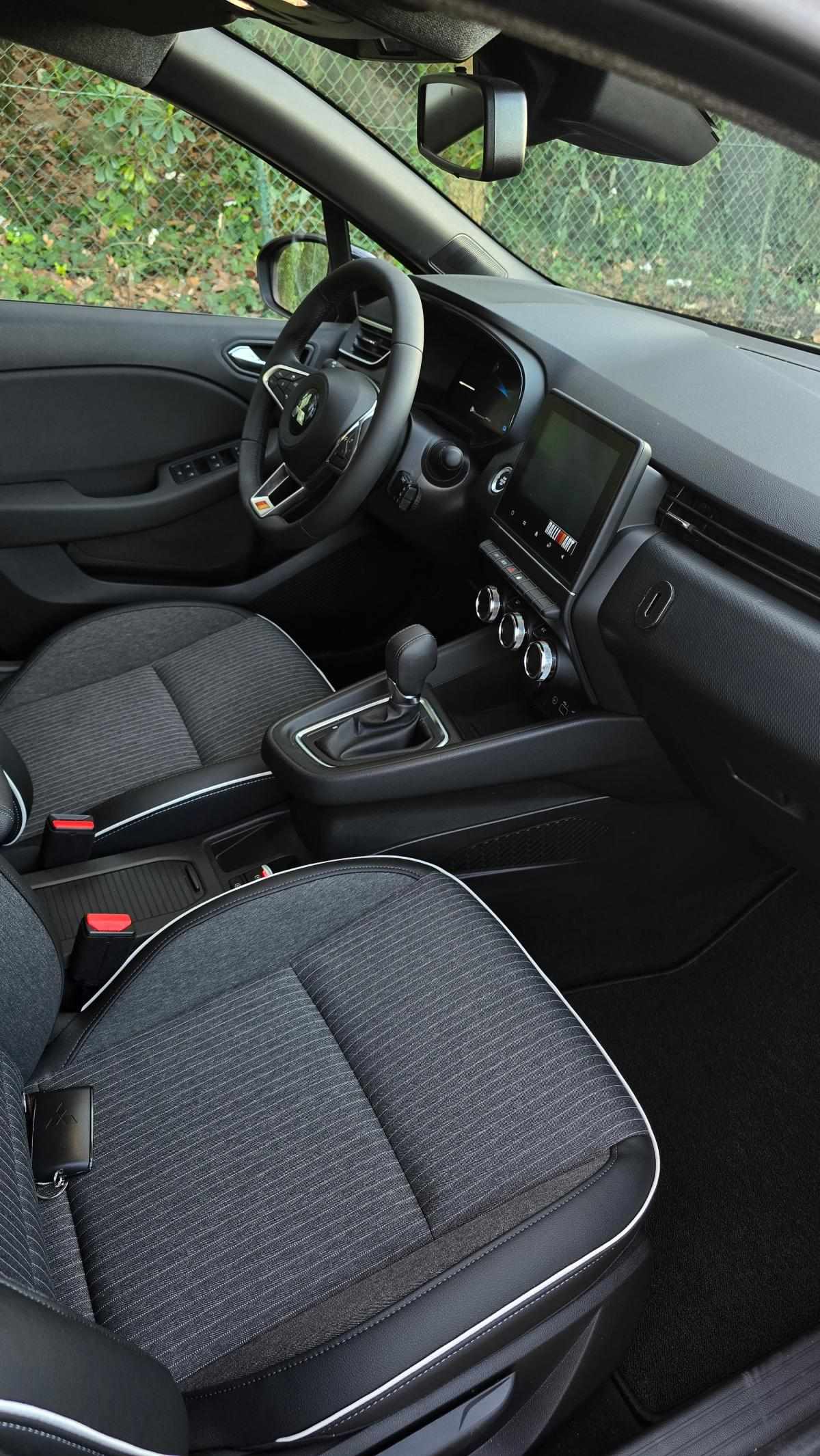 mitsubishi-colt-2024-hibrido-a-gasolina-1598cc