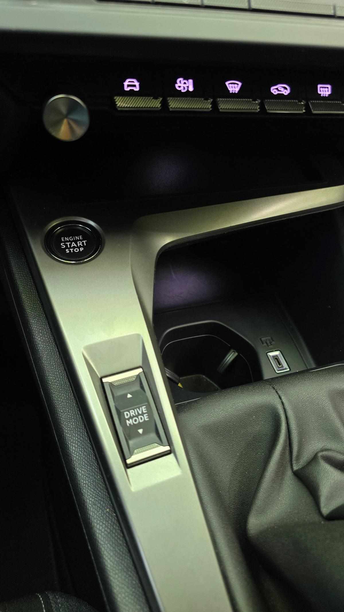 peugeot-308-sw-2022-diesel-1499cc