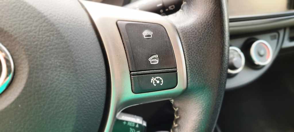 toyota-yaris-1-33-dual-vvt-i-2017-gasolina-1329cc