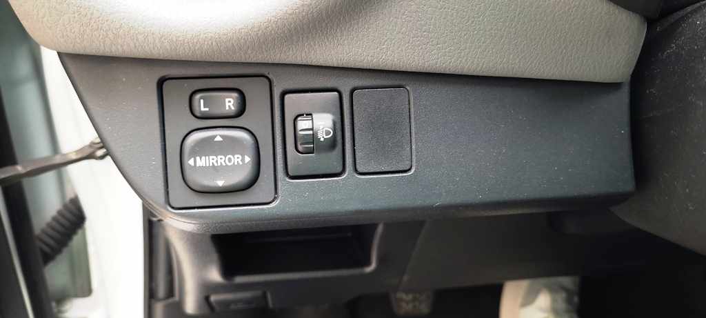 toyota-yaris-1-33-dual-vvt-i-2017-gasolina-1329cc
