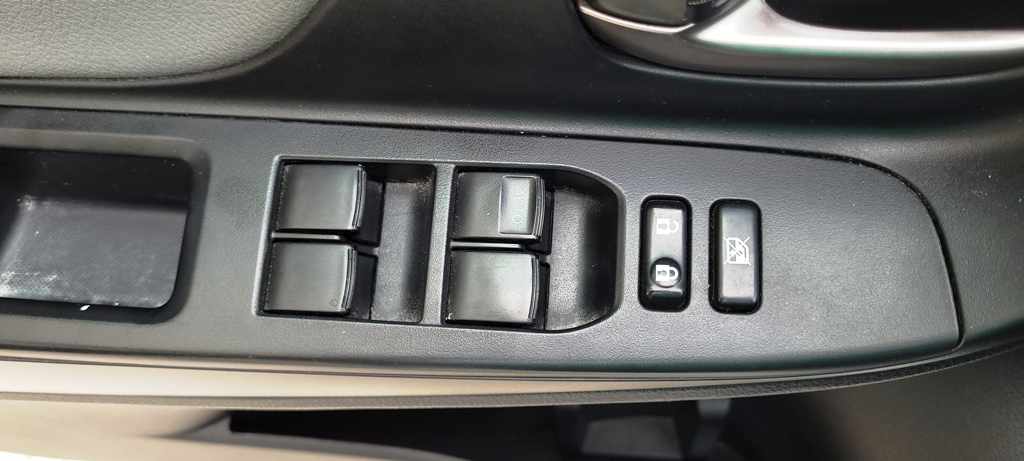 toyota-yaris-1-33-dual-vvt-i-2017-gasolina-1329cc