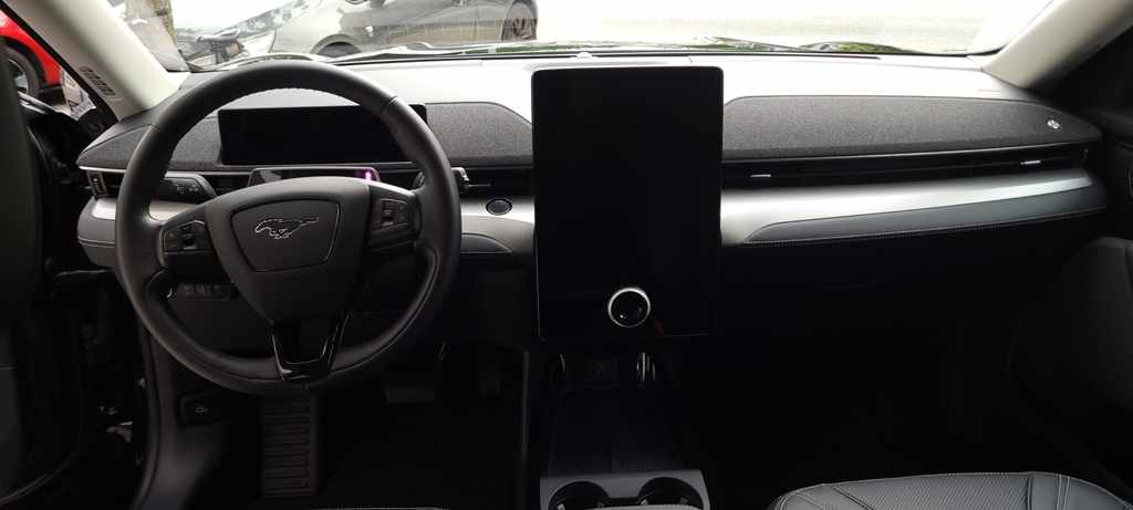 ford-mustang-mach-e-standard-range-2023-eletrico