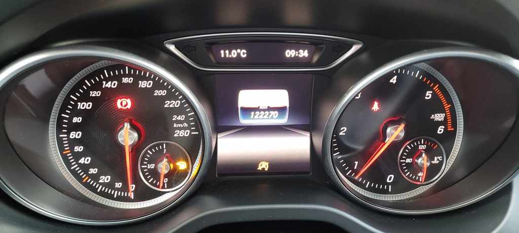 mercedes-benz-cla-180-d-blueefficiency-shooting-brake-2017-diesel-1461cc