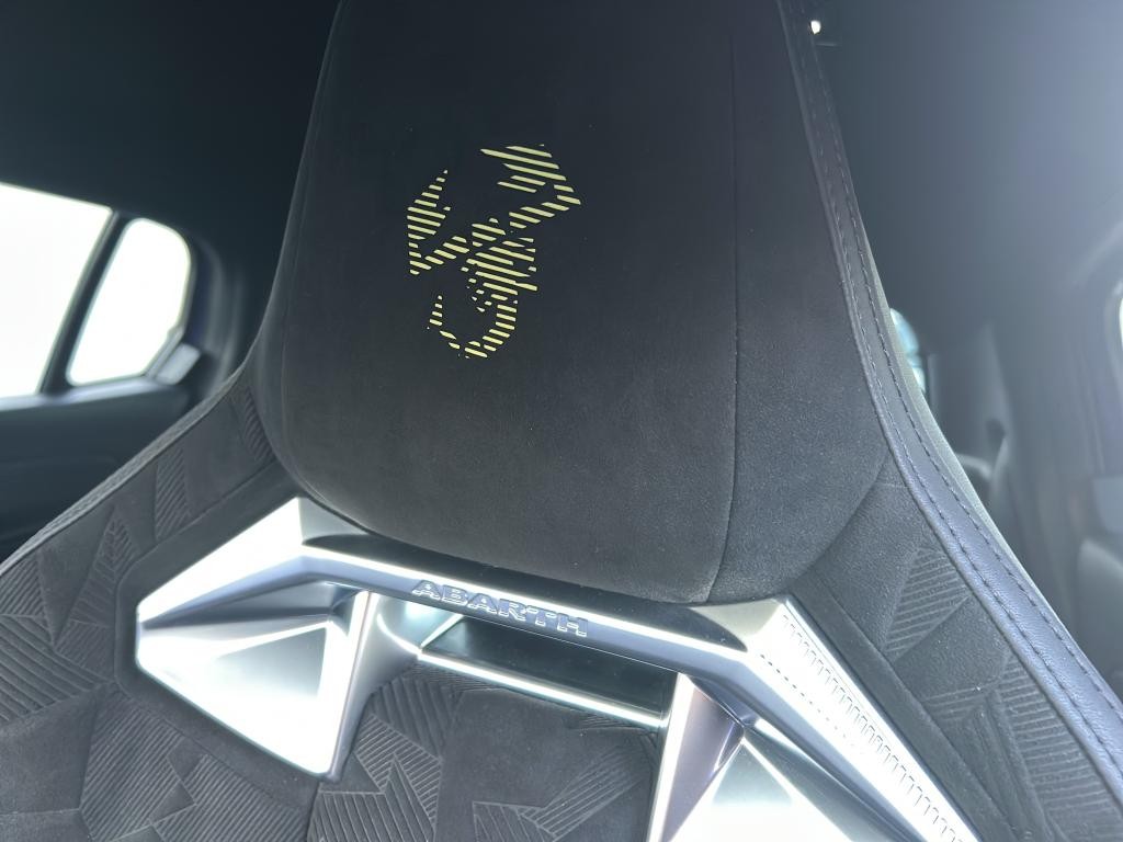 abarth-500-2025-eletrico-0cc