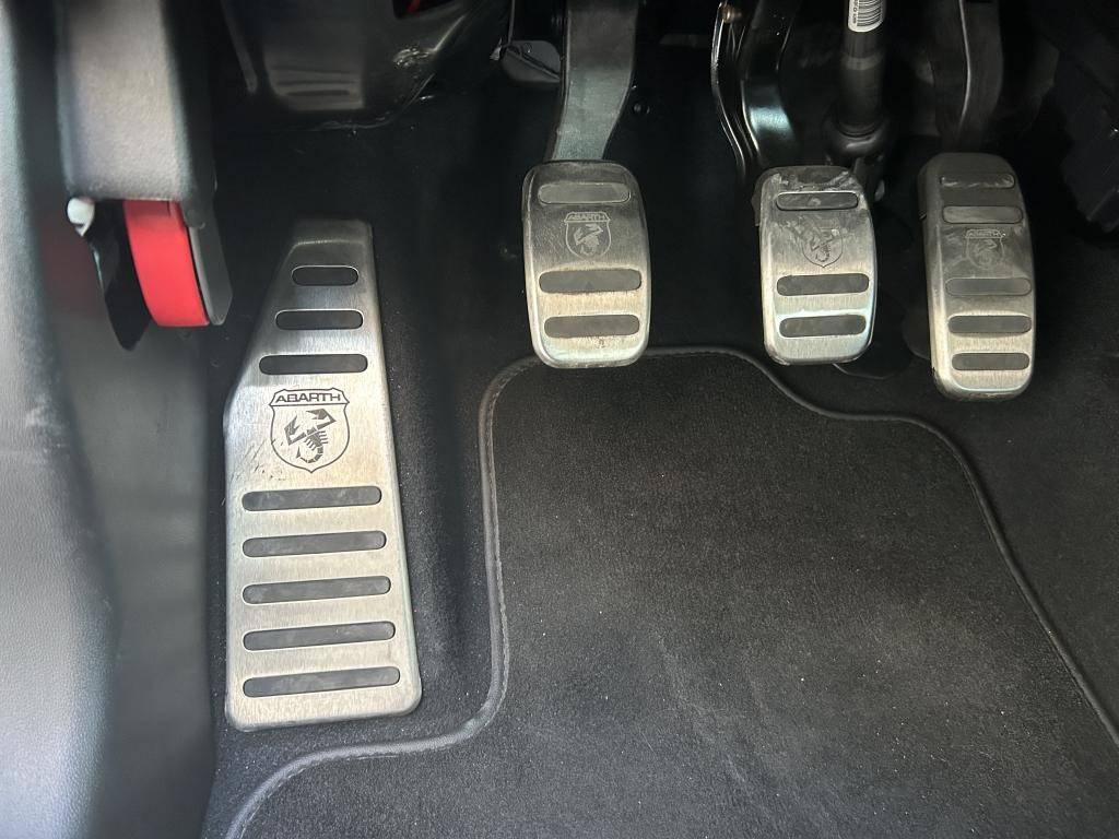 abarth-695-2024-gasolina-1399cc