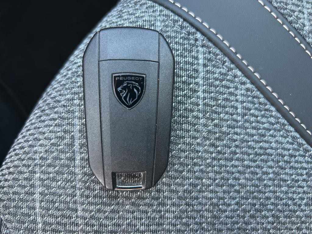 peugeot-208-2024-hibrido-a-gasolina-1299cc